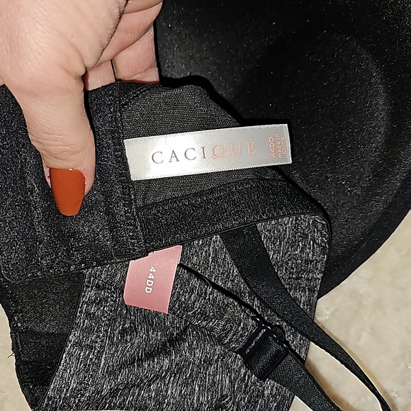 NWT cacique boost plunge bra - Picture 4 of 4